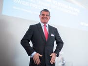 Stadler Rail-Verwaltungsratspräsident Peter Spuhler kann sich kurz vor dem Börsengang über den grössten Auftrag der Firmengeschichte aus den USA freuen. (Bild: KEYSTONE/GIAN EHRENZELLER)