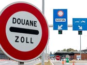 Die Botschafter der EU-Staaten haben sich am Freitag nicht auf den mit dem EU-Parlament erzielte Kompromiss zur Koordinierung der Sozialversicherungssysteme einigen können. Damit steht auch der in der Schweiz umstrittene Systemwechsel bei arbeitslosen Grenzgängern kurz vor dem Absturz. (Bild: KEYSTONE/MARTIAL TREZZINI)