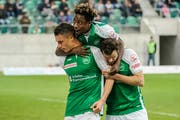 Vincent Sierro, Majeed Ashimeru und Tranquillo Barnetta (von links) jubeln nach dem Tor zum 3:0. (Bild: Andy Mueller/freshfocus)