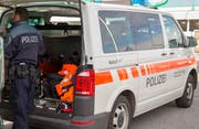 Wer kann Angaben zum Unfall oder zum Fahrzeug oder zur Lenkerin machen? Die Polizei sucht Zeugen des Vorfalls vom Freitagmittag in Sax.