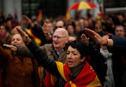 Spanien heute: Franco-Verehrer feiern ihr Idol. (Bild: Manu Fernandez, Madird, 19. November 2018)
