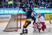 Lino Marschini bejubelt das Zuger 1:0. (Bild: Daniela Frutiger/Freshfocus (Zug, 30. März 2019))