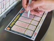 Viel Glück und viel Geld: Eine Aargauerin gewann im Oktober 184 Millionen Franken bei Euromillions. (Bild: KEYSTONE/THOMAS DELLEY)