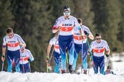 Ueli Schnider (Mitte) dominierte das 50-Kilometer-Rennen. (Bild: Urs Flüeler/Keystone (Engelberg, 30. März 2019))