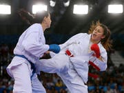 Elena Quirici (rechts) schont ihre Gegnerinnen nicht (Bild: Keystone/EPA/ZURAB KURTSIKIDZE)