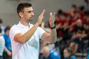 Lucian Jachowicz, Trainer des NLB-Clubs Züri Unterland, hatte den Satzgewinn prophezeit und insgesamt auf ein noch besseres Ergebnis des Aussenseiters gehofft. (Bild: Adrien Perritaz/KEY)