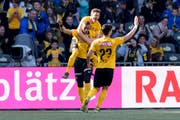 YBs Guillaume Hoarau wurde zum Matchwinner. (Bild: KEYSTONE/Anthony Anex)
