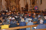 198 Stimmbürgerinnen und Stimmbürger nahmen ihr Recht wahr und erschienen zur Bürgerversammlung. (Bild: Beat Lanzendorfer)