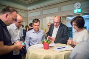 EVP-Protagonisten analysieren im Rathaus ihren Sitzverlust. (Bild: Andrea Stalder)