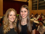 Nadia Deluca (l.) ist die Nachfolgerin von Maria Sturm als Dirigentin der Blasmusik Ennetmoos.