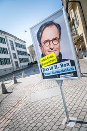 Auf dem Wahlplakat wünscht David H. Bon den Romanshornern alles Gute: (Bild: Andrea Stalder).