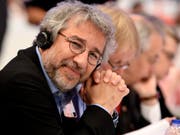 Der Journalist Can Dündar (im Bild), der türkische Kulturmäzen und Bürgerrechtler Osman Kavala und weitere Mitangeklagte stehen im Juni in Istanbul wegen «Versuchs zum Sturz der Regierung» vor Gericht. (Bild: KEYSTONE/EPA/SASCHA STEINBACH)
