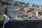 Hier werden die Mehrfamilienhäuser gebaut. (Bild: Boris Bürgisser (Ennetbürgen, 21. Februar 2019))
