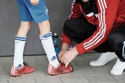 Das Geschäft mit dem Traum vom Profifussball: Bei den Grasshoppers hat es zu einem Skandal geführt. (Bild: Steffen Schmidt/Freshfocus)