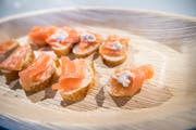 Geräucherter Lachs aus dem Familienunternehmen in Weinfelden (Bild: Andrea Stalder)