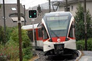 Zug der Zentralbahn vor der bisherigen Station Hergiswil-Matt. (Archivbild NZ)