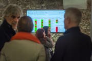 Am Sonntag steht der Pfalzkeller ab 11.45 Uhr als kantonaler Wahltreffpunkt offen. Gegen 12 Uhr werden erste Zwischenresultate der Ständeratsersatzwahl erwartet, nach 13 Uhr sollte das Schlussresultat verkündet werden können. (Bild: Michel Canonica)