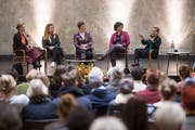 Engagierte Diskussion im Kirchensaal Maihof (von links): Hochschulprofessorin Patricia Wolf, Schauspielerin Barbara Terpoorten, Podiumsleiterin Flurina Valsecchi, Grossstadträtin Korintha Bärtsch und Chefärztin Stephanie von Orelli. (Bild: Boris Bürgisser, Luzern, 8. März 2019)