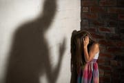 Eine Studie zeigt grosse Unterschiede in den Landesteilen bezüglich Strenge der Erziehung. (Symbolbild: Getty)