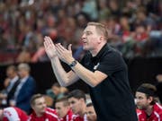 Nationaltrainer Michael Suter kann auf seine Spieler stolz sein (Bild: KEYSTONE/URS FLUEELER)