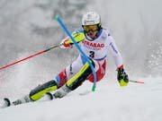 Wendy Holdener kommt mit den schwierigen Bedingungen im Norden Tschechiens gut zurecht - Mikaela Shiffrin ist indes abermals schneller (Bild: KEYSTONE/AP/GIOVANNI AULETTA)