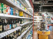Der Detailhandel in der Schweiz war im Februar 2019 erneut rückläufig. (Bild: KEYSTONE/CHRISTIAN BEUTLER)