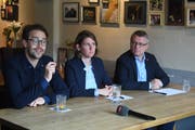 David Roth, Priska Lorenz und Jörg Meyer erklären den Entscheid. (Bild: Nadia Schärli)