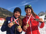 Freuen sich über die beiden goldenen Auszeichnungen: Alessia Bösch (links) und Jasmin Mathis.Bild: Margret Christen (Sörenberg, 31. März 2019)
