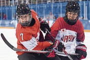 Lara Stalder (links) steht vor ihrer fünften WM-Teilnahme. Bild: Gian Ehrenzeller/Keystone (Pyeongchang, 20. Februar 2018)