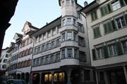 Das Bezirksgebäude an der Hauptgasse in Lichtensteig gehört seit 1979 der Ortsgemeinde. (Bild: Martin Knoepfel)