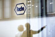 Klagen verzögern die Übernahme von Sparks durch Roche. (Bild: Stefan Wermuth/Bloomberg, Basel, 26. April 2018)