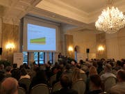Die Präsidentin der Patientenstelle Zentralschweiz Barbara Callisaya am Podium im Grand Hotel National in Luzern. (Bild: Yasmin Kunz (Luzern, 10. April 2019))
