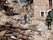 Wir im Risikogebiet gebaut, kommt es eher zu Schäden (Archivbild aus Italien). (Bild: KEYSTONE/AP/SANDRO PEROZZI)