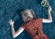 Bild aus der Tanzperformance «Out of Time» von Irina Lorez & Co.v, die im Rahmen der AKS-Reihe «Die andere Zeit» nächstens zu sehen ist. (Bild: Bilder: AKS/PD)