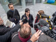 Grosses Medieninteresse für die ehemalige Zuger Politikerin Jolanda Spiess-Hegglin: Sie hat vor dem Zuger Kantonsgericht eine Entschuldigung vom «Blick» verlangt, der durch seine Berichterstattung ihre Persönlichkeit verletzt haben soll. (Bild: KEYSTONE/URS FLUEELER)