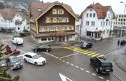 Die «Rössli»-Kreuzung harrt seit längerem einer Sanierung. (Bilder: Philipp Stutz)