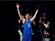 Dirk Nowitzki ein letztes Mal im Rampenlicht in Dallas (Bild: KEYSTONE/AP/TONY GUTIERREZ)