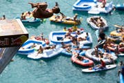Rund 14’000 Zuschauer verfolgten am 4. und 5. August das Spektakel am Urnersee. (Bild: Jakob Ineichen, Sisikon)