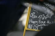 Happy Hour und noch viel mehr: In einer Freinacht müssen Gastronomen die Türen nicht schliessen und können drinnen die ganze Nacht ausschenken. (Bild: Philipp Baer)
