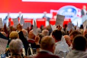 Emmi-Aktionäre und -Aktionärinnen stimmen ab an der Generalversammlung am Donnerstagabend. Bild: PD (Luzern, 11. April 2019)