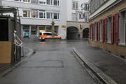 Der Velofahrer fuhr durch die Spitalgasse in Richtung Scherrerplatz als der Unfall geschah. (Bild: Stapo - 10. April 2019)