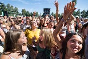 Bei bestem Wetter lässt es sich auf dem Heitere gut feiern. (Bild: Eveline Beerkircher)