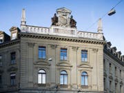Das Regionalgericht Bern-Mittelland hat einen pädophilen Sozialtherapeuten nachträglich verwahrt. (Bild: KEYSTONE/PETER KLAUNZER)