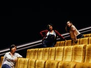 Die Gründerinnen des Mino Collectives: Multiinstrumentalistin Sarah Palin (rechts) sowie die Sängerinnen Brandy Butler (Mitte) und Ella Ronen (links). (Bild: Raffaella Bachmann)