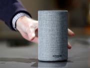 Mündliche Befehle an einen «Smart Speaker» von Amazon werden unter Umständen von Mitarbeitenden zur Verbesserung der Spracherkennung abgetippt. (Bild: KEYSTONE/AP/ELAINE THOMPSON)