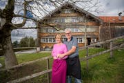 Michèle Müller und Fredy Lüscher verwirklichen ihren «Traum vom eigenen Beizli». (Bild: Benjamin Manser)