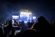 In Interlaken werden zu Rockmusik gefeiert. (Bild: Keystone/Anthony Anex)