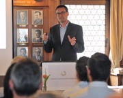 Denkmalpfleger Thomas Brunner hielt an der Frühlingstagung des Urner Gemeindeverbands in Spiringen ein Referat. (Bild: Urs Hanhart, Spiringen, 12. April 2019)