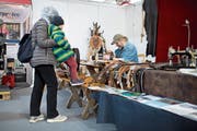 Ein Aussteller an der Gewerbeausstellung Choma. (Bild: Maria Schmid, Cham, 12. April 2019)