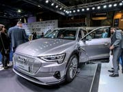 ABB installiert Ladegeräte für E-Autos in Porsche-Zentren und öffentlichen Einrichtungen in ganz Japan. Die erste Station soll Mitte 2020 in Betrieb gehen. (Bild: KEYSTONE/EPA/NABIL MOUNZER)
